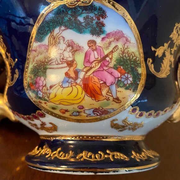 Vintage Sevres Porcelain Covered Bowl with HandPainted Scenes and Gilt Dragons - Picture 6 of 10